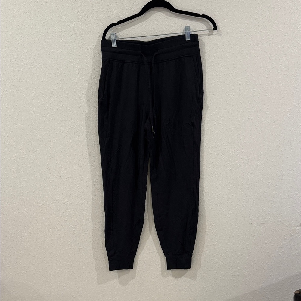 lululemon size 8 Black Jogger Pants